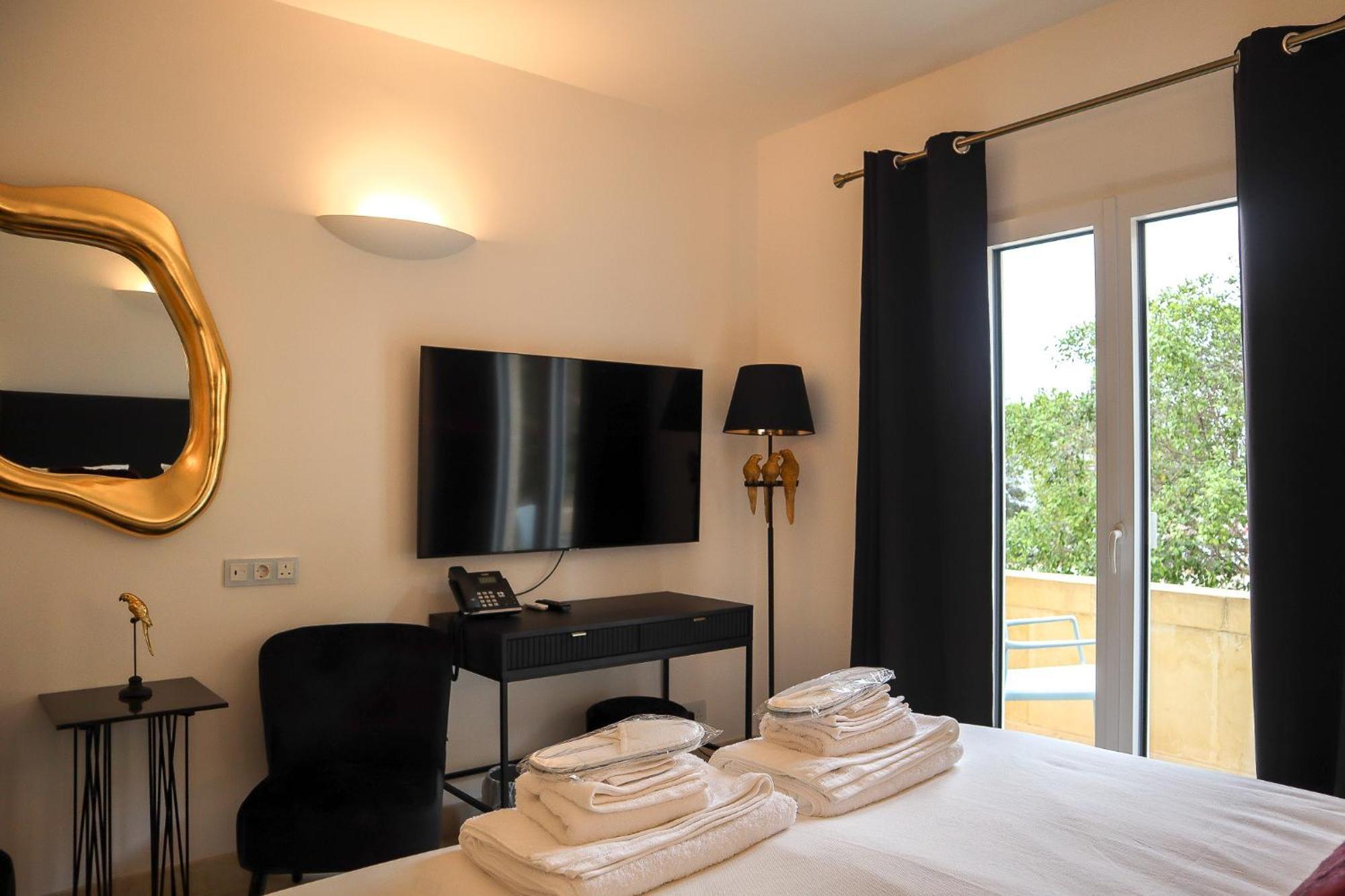The White Knight Premium Boutique Hotel Għajnsielem Zewnętrze zdjęcie